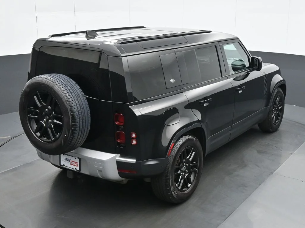Used 2024 Black Land Rover S image 21