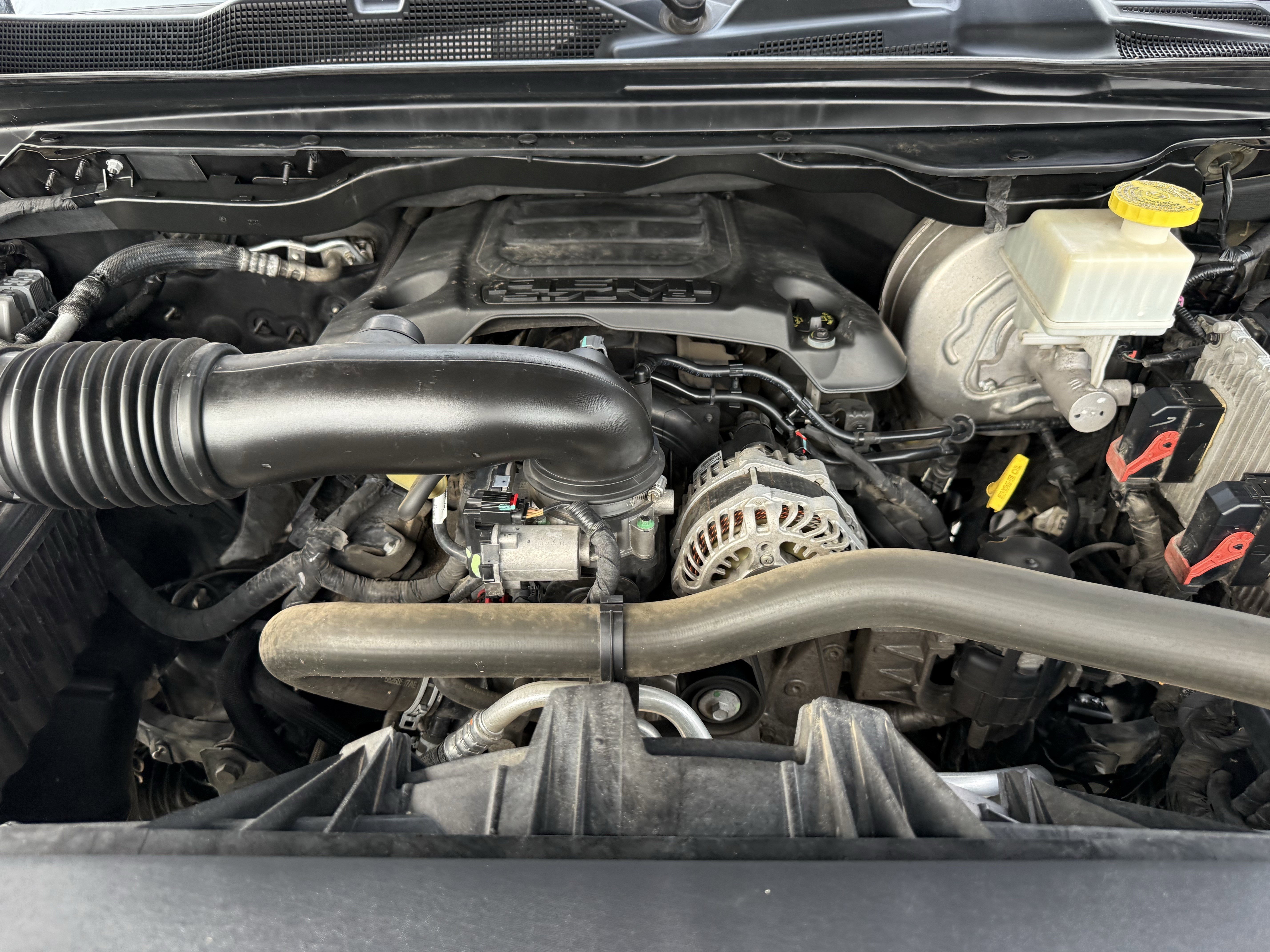 Used 2019 Granite Crystal Metallic Clearcoat Ram  image 31