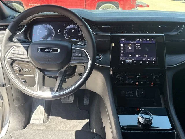 Used 2025 Silver Jeep Laredo X image 7