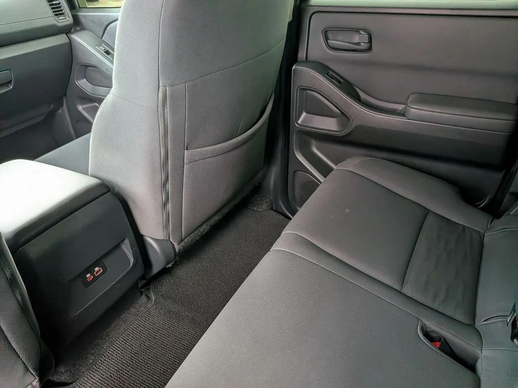 Used 2022 Red Nissan S image 35