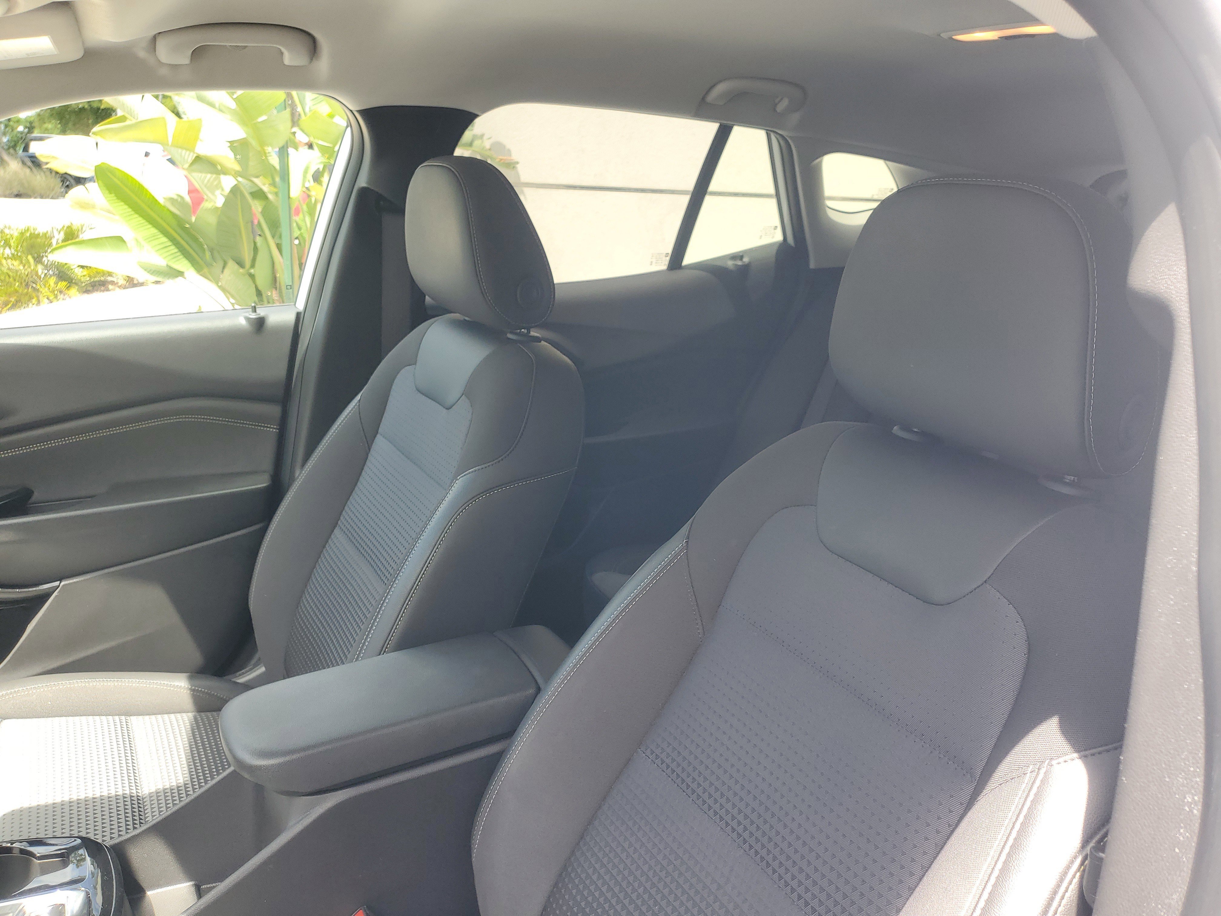 Used 2025 Summit White Chevrolet LT image 16