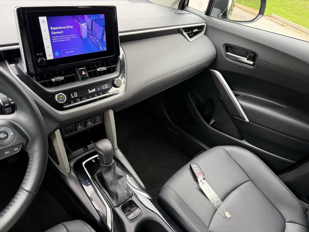 Used 2025 Black Toyota XLE image 31