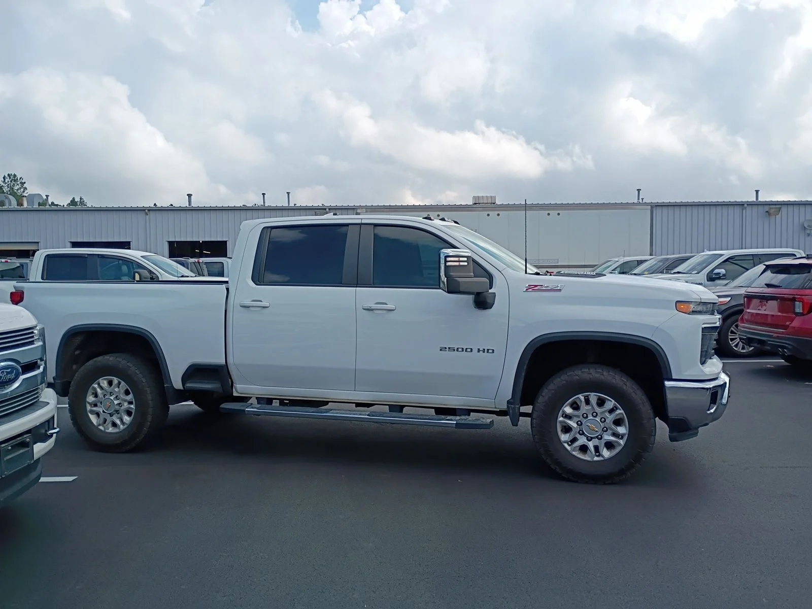 Used 2024 White Chevrolet LT image 3