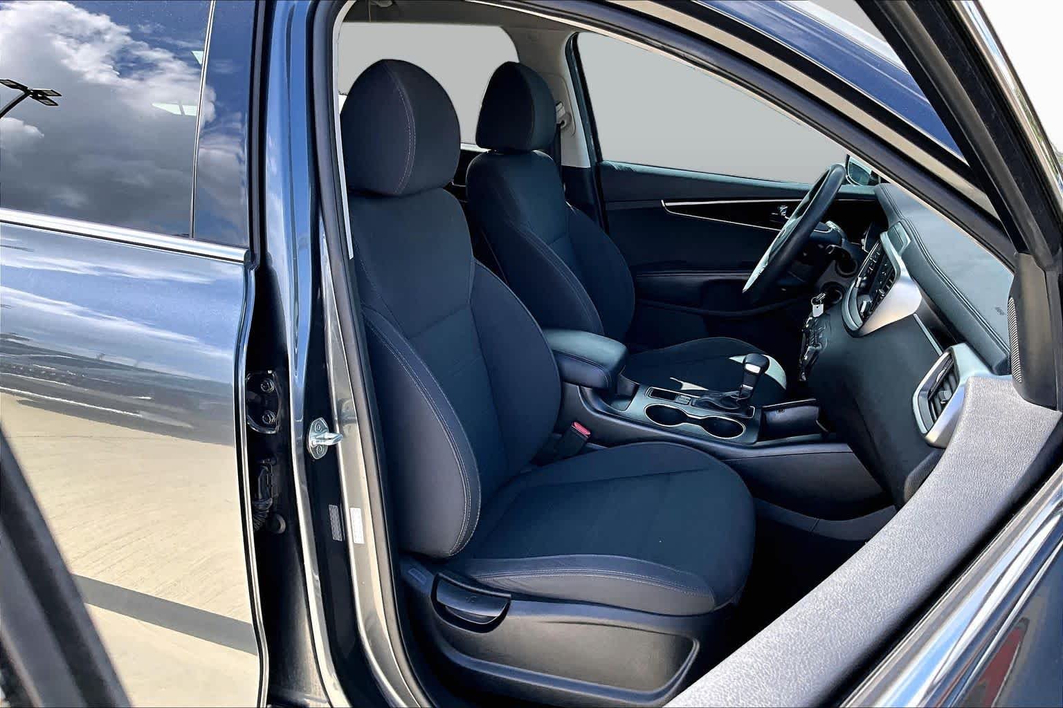 Used 2020 Gravity Grey Kia LX image 9