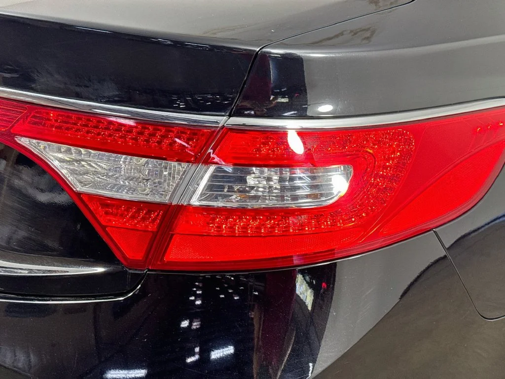 Used 2016 Black Hyundai Base image 32