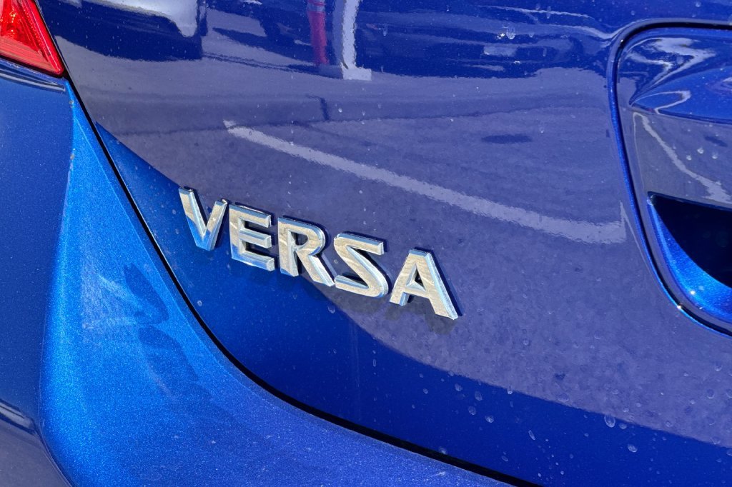 Used 2010 Blue Metallic Nissan 1.8 S image 31