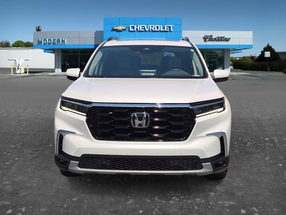 Used 2025  Honda Touring image 8