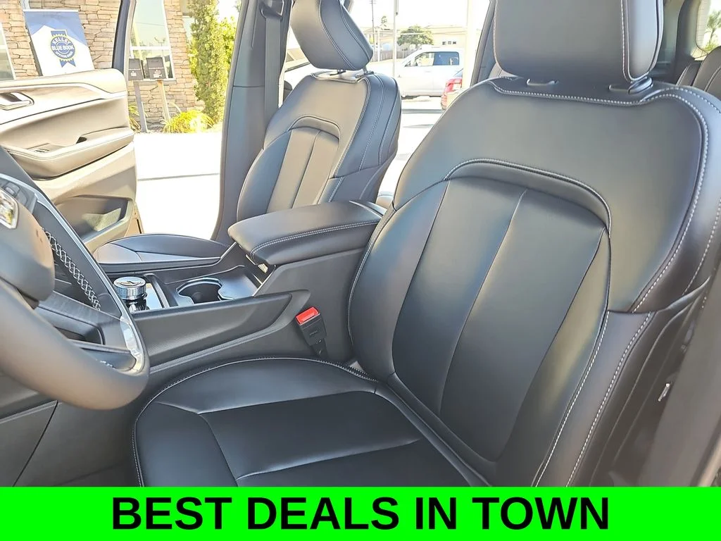 New 2026 Diamond Black Crystal Pearlcoat Jeep Limited image 16
