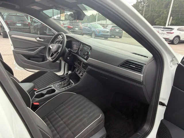 Used 2024 White Volkswagen 1.5T Sport image 16