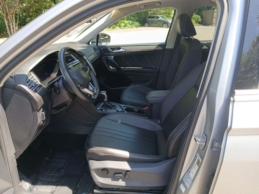 Used 2022 Silver Volkswagen 2.0T SE image 16