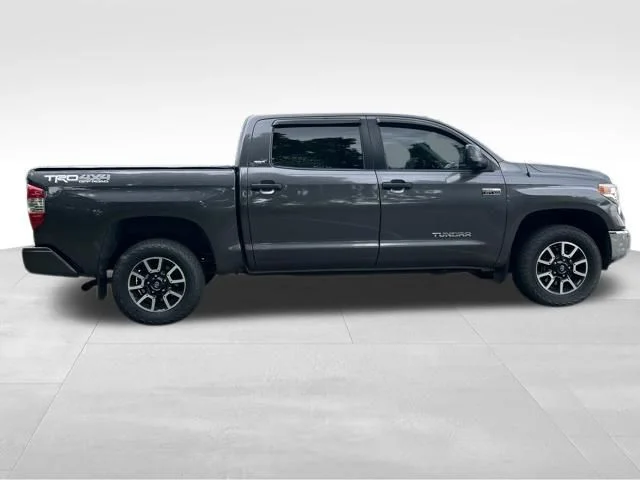 Used 2017 Gray Toyota SR5 image 10