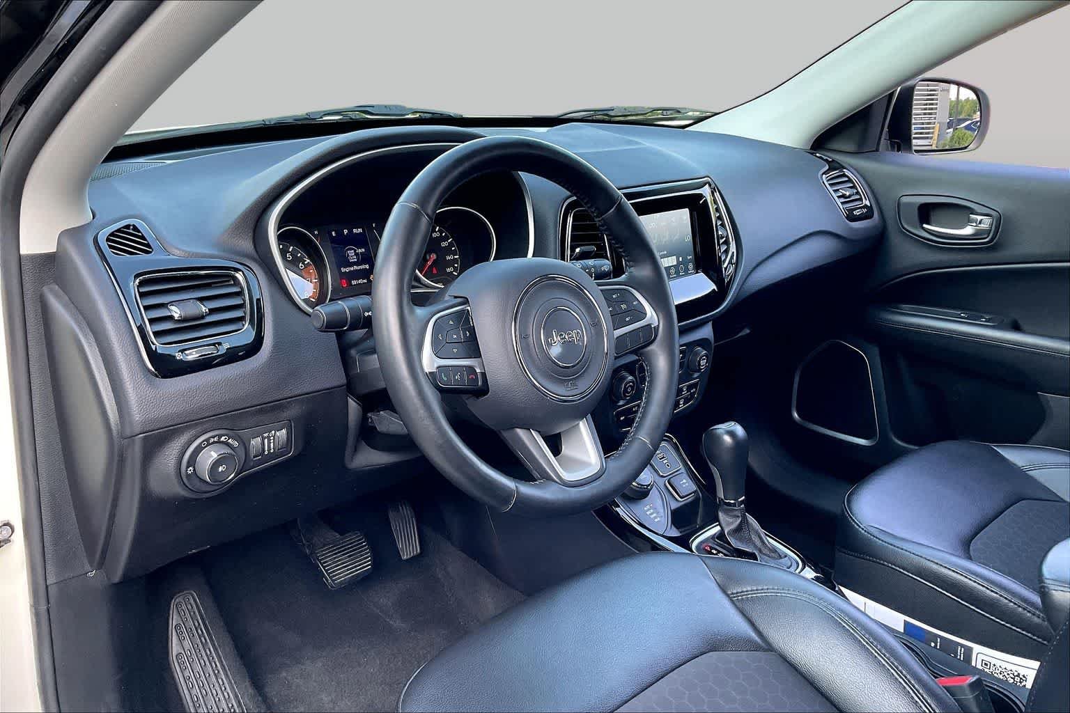 Used 2019 White Clearcoat Jeep Latitude image 16