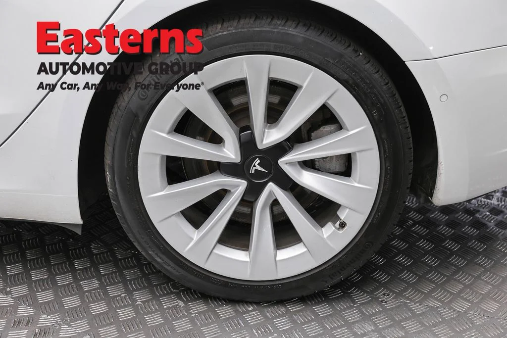 Used 2021 White Tesla Standard Range Plus image 8