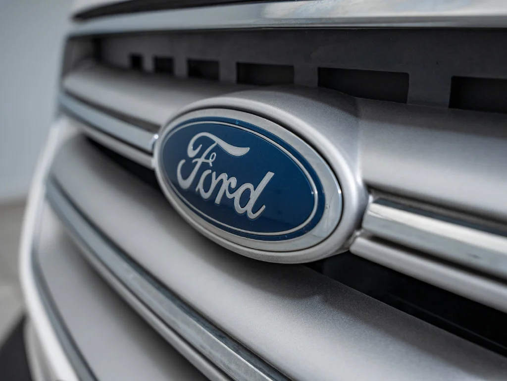 Used 2018 White Platinum Clearcoat Metallic Ford Titanium image 3