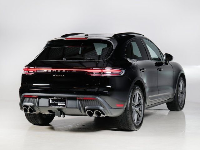 2025 Porsche Macan T - Photo 10