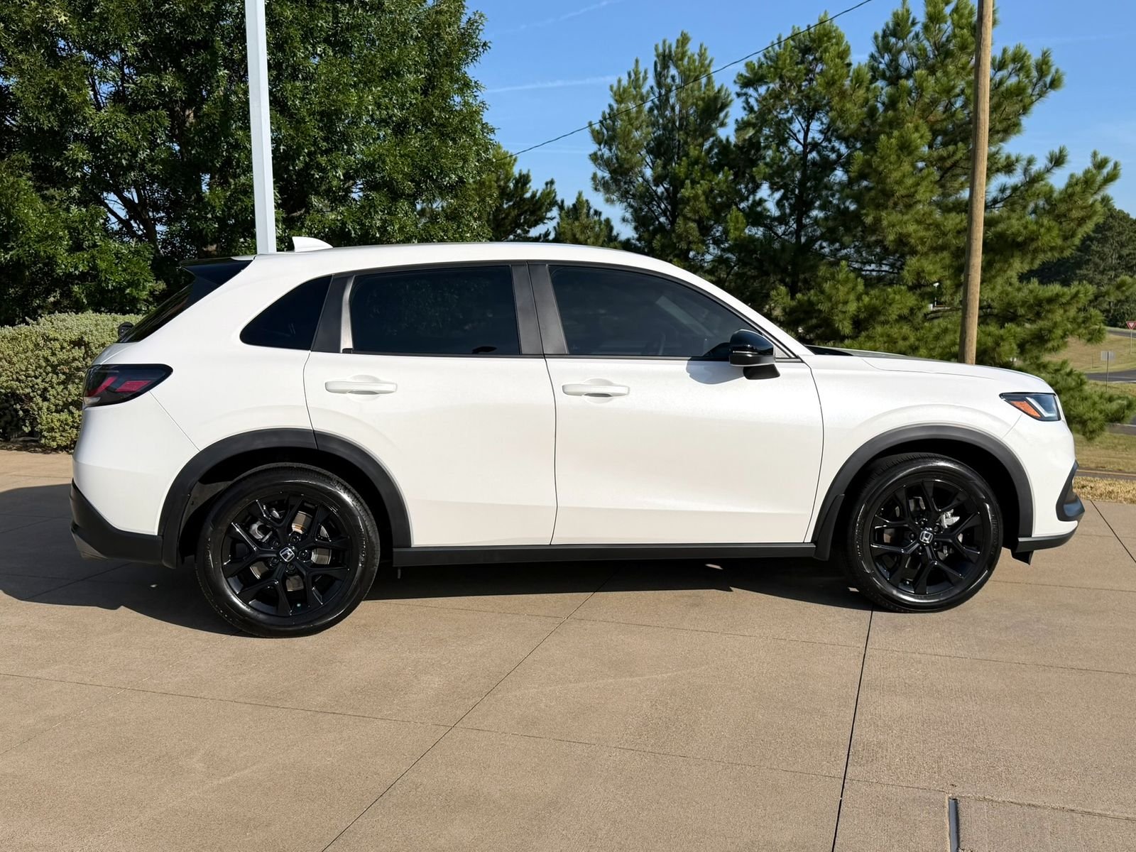 Certified Used 2025 Platinum White Pearl Honda Sport image 7