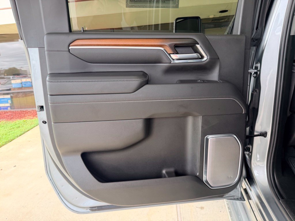 Used 2024 Silver GMC Denali image 29