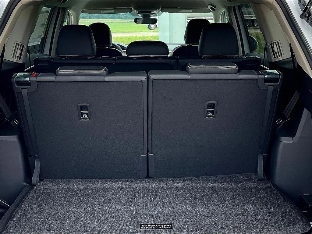 New 2026 White Volkswagen 2.0T SE image 14