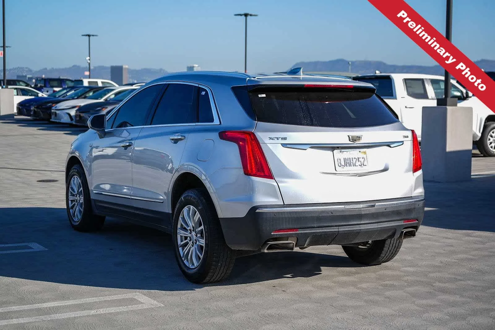 Used 2019 Radiant Silver Metallic Cadillac FWD image 8