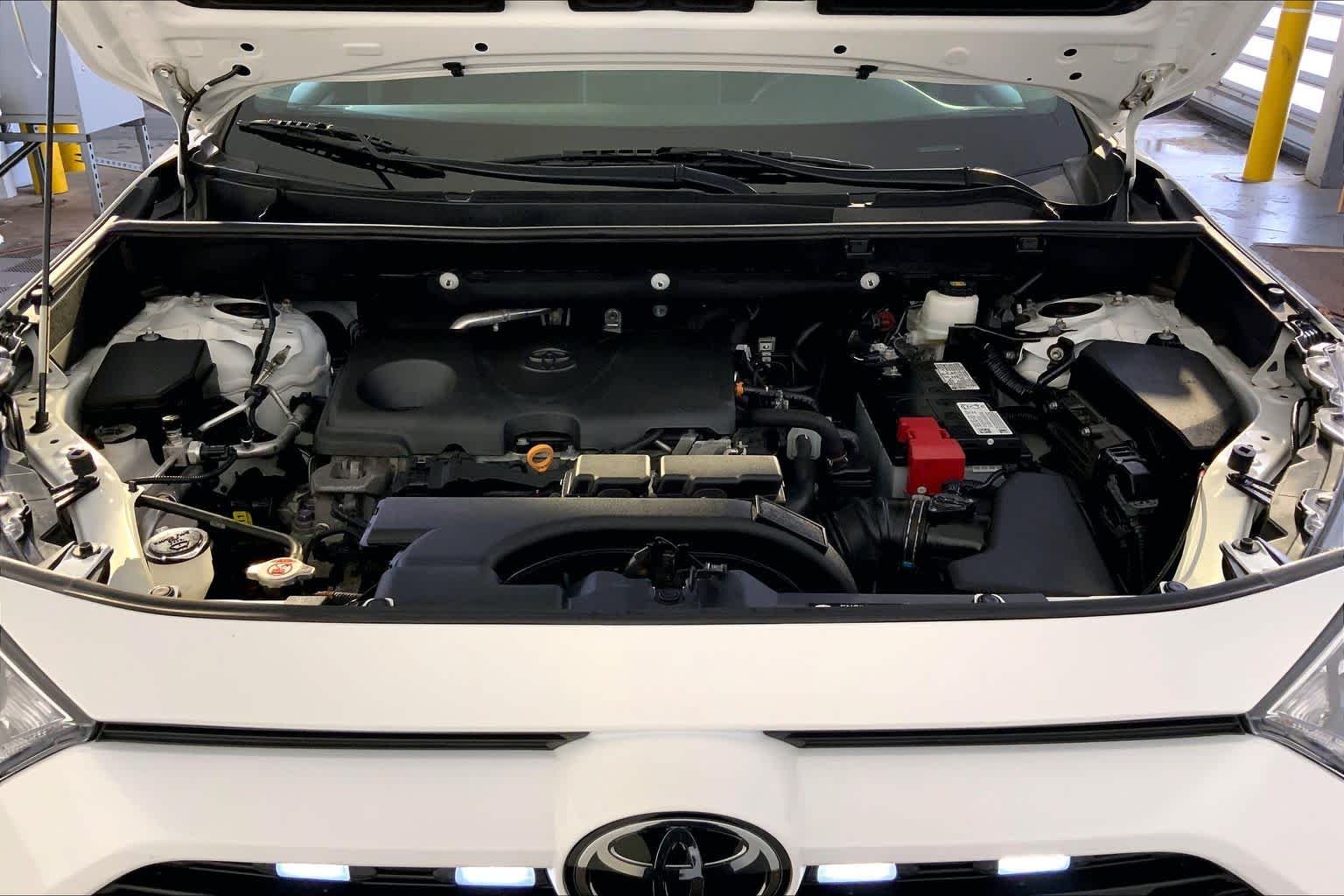 Used 2021 Super White Toyota XLE image 29