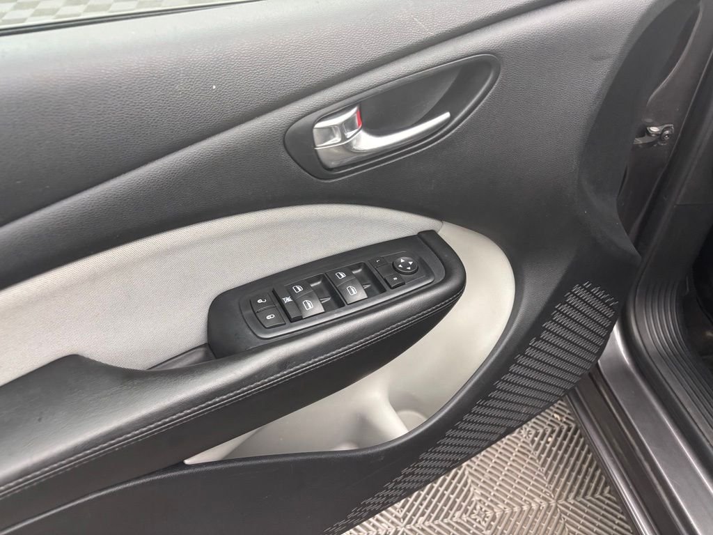 Used 2016 Granite Crystal Clearcoat Metallic Dodge SXT image 16