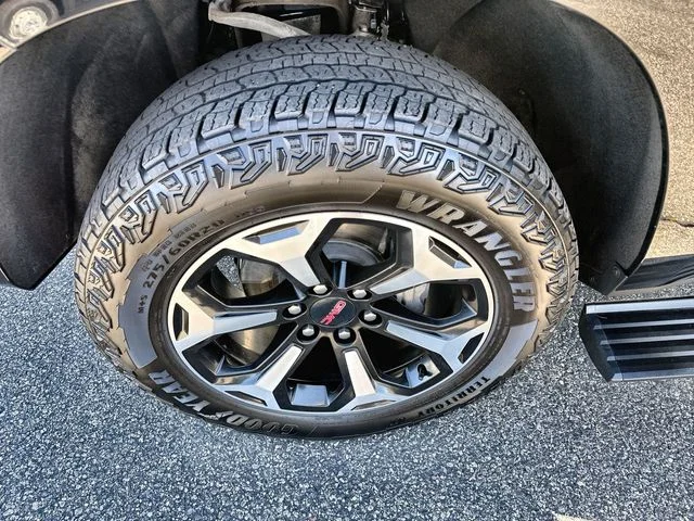 Used 2025 Black GMC AT4 image 10