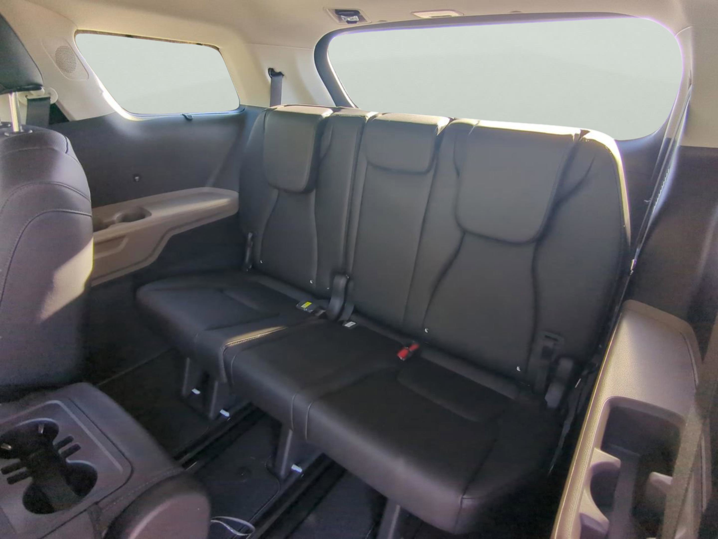 New 2026 Snow White Pearl Kia EX image 16