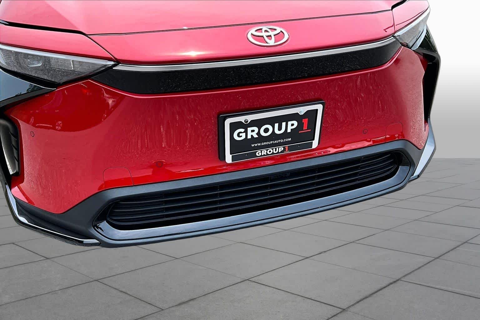 Used 2025 Supersonic Red Toyota XLE image 29
