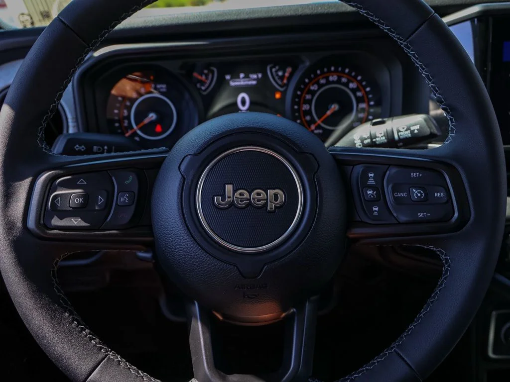 New 2026 Black Clear-Coat Exterior Paint Jeep Sport S image 25