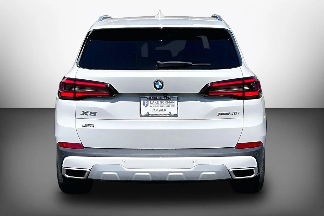 Certified Used 2022 White BMW xDrive40i image 7