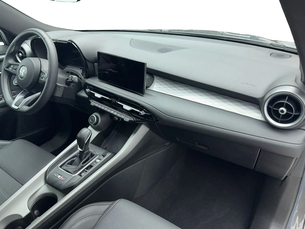 Used 2024 Silver Alfa Romeo Ti image 41