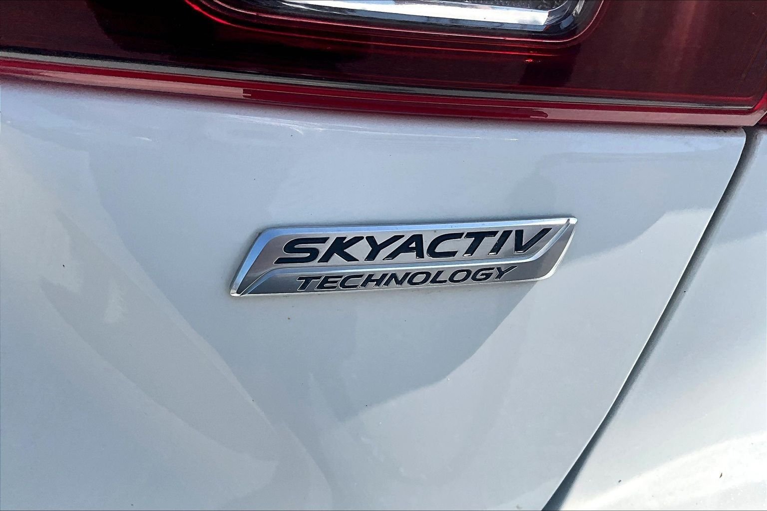 Used 2018 White Mazda Sport image 23