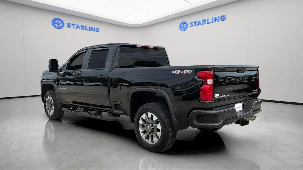 Used 2025 Black Chevrolet Custom image 5