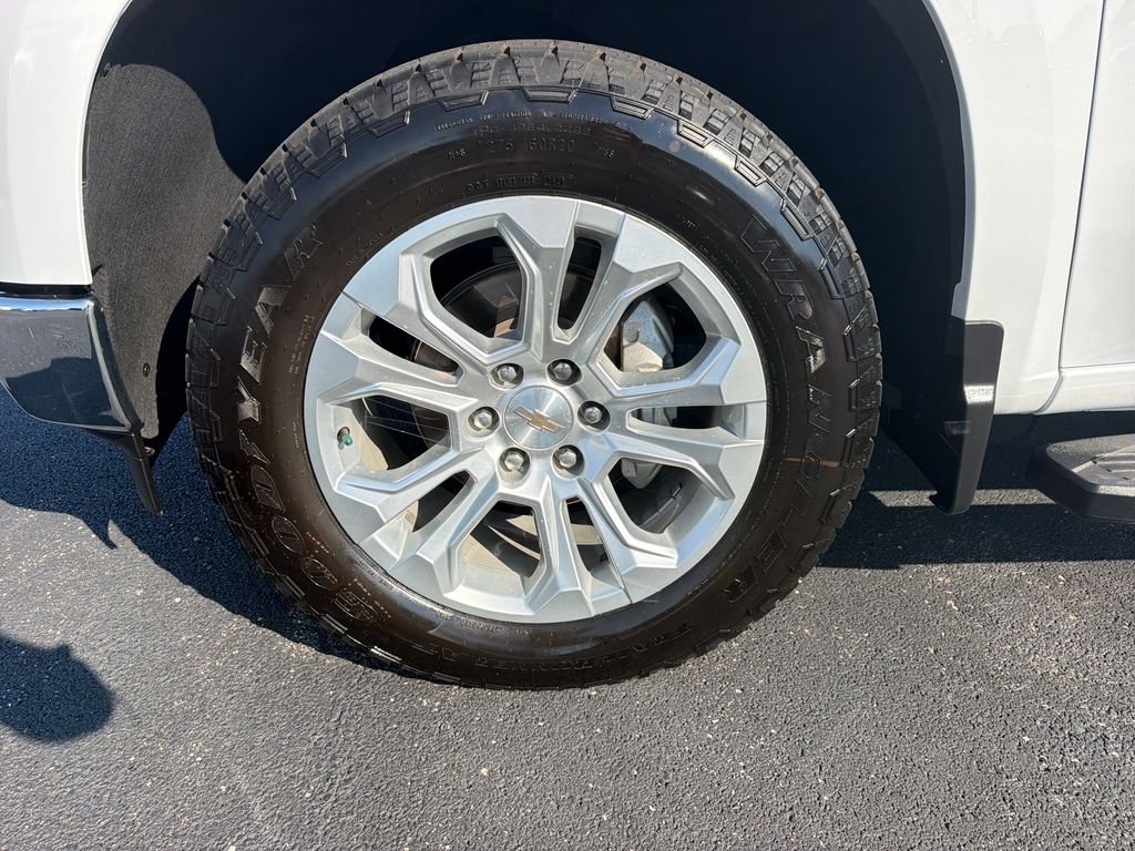 Used 2024 White Chevrolet LTZ image 10