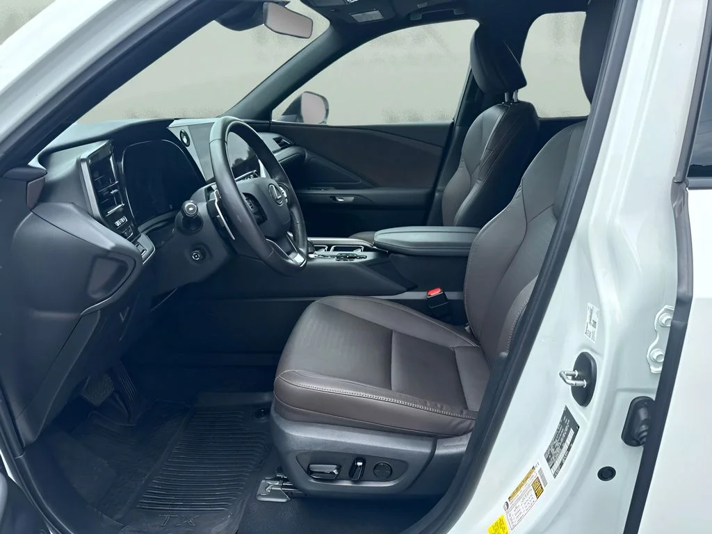 Used 2025 Beige Lexus 350 Premium image 5