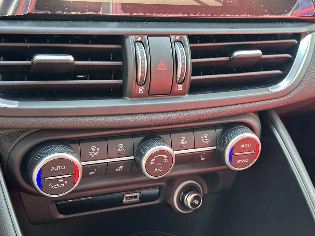 2026 Alfa Romeo Giulia Base - Photo 25