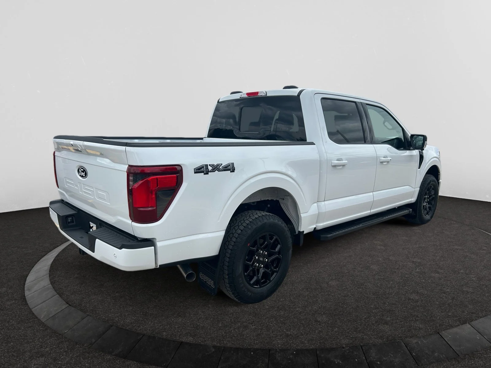New 2026 Oxford White Ford XLT image 5