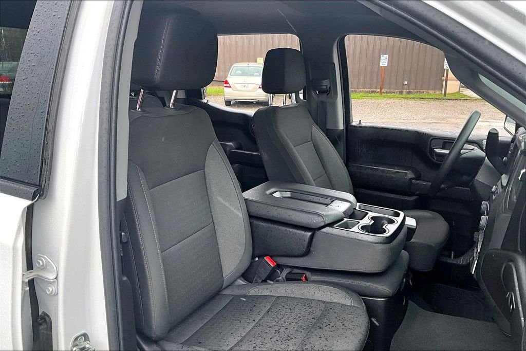 Used 2025 White Chevrolet Custom image 29