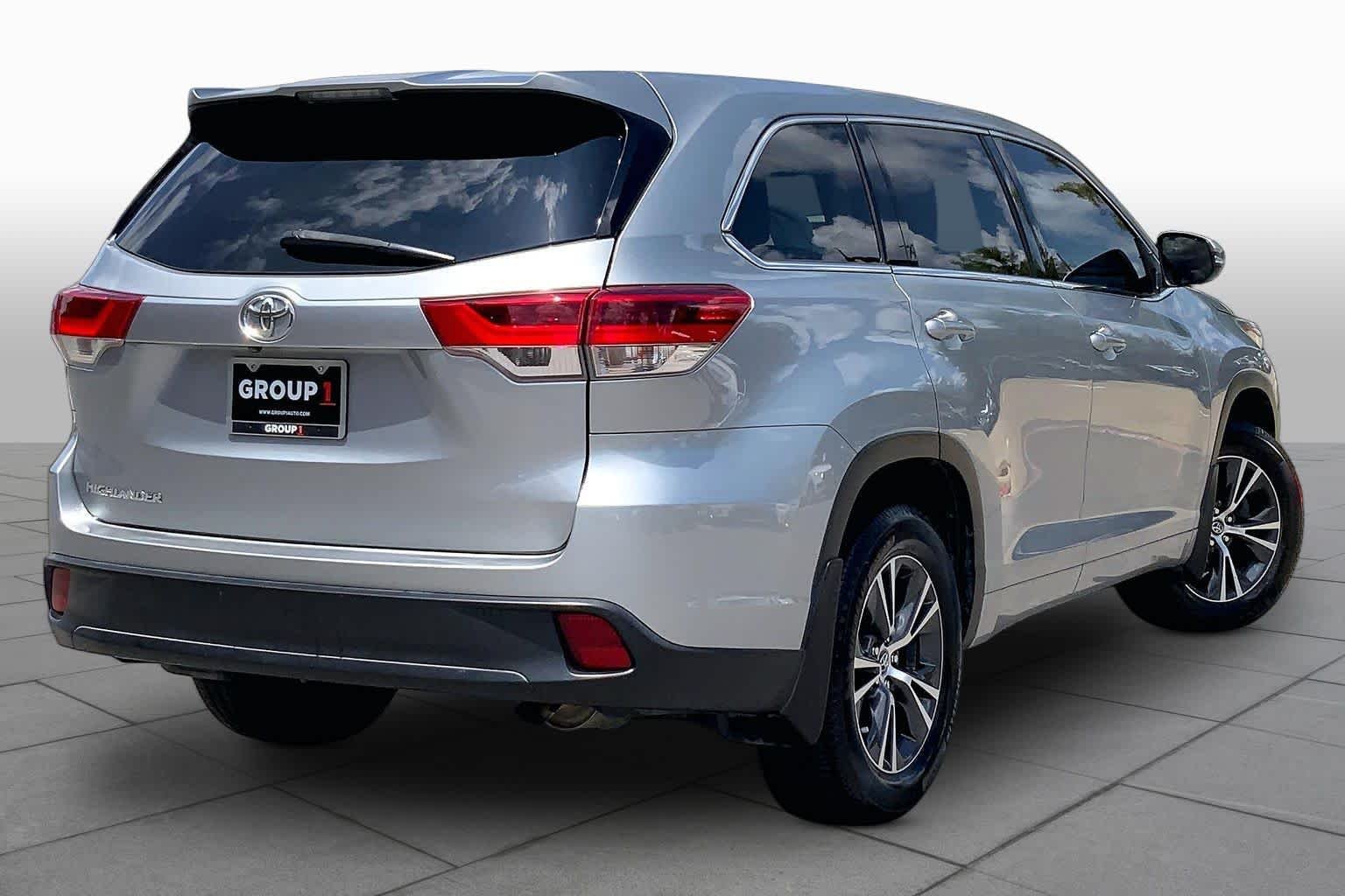 Used 2017 Celestial Silver Metallic Toyota LE image 13