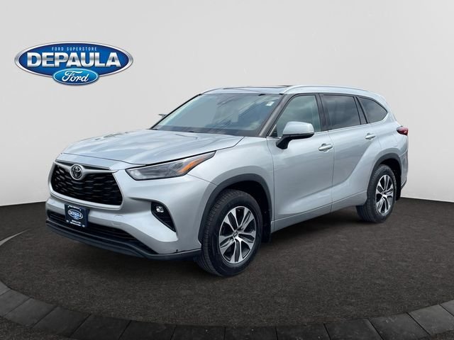 Certified Used 2022 Silver Toyota XLE image 1