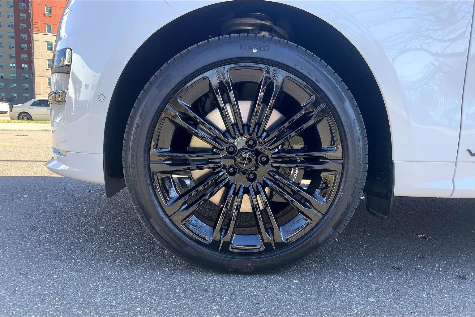 New 2026 Fuji White Land Rover Dynamic SE image 11