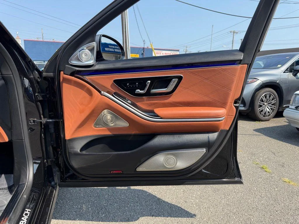Used 2024 Black Mercedes-Benz Maybach S 580 image 11