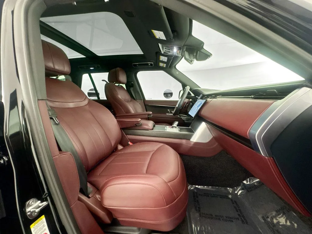 Certified Used 2025 Black Land Rover SE image 27
