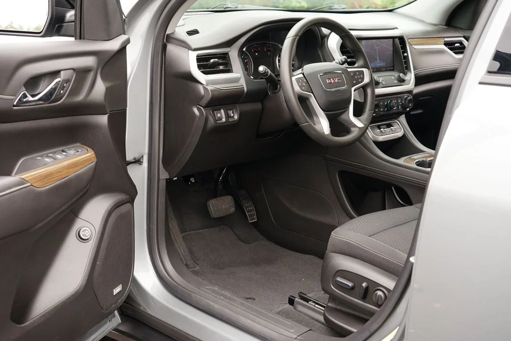 2023 GMC Acadia SLE - Photo 13