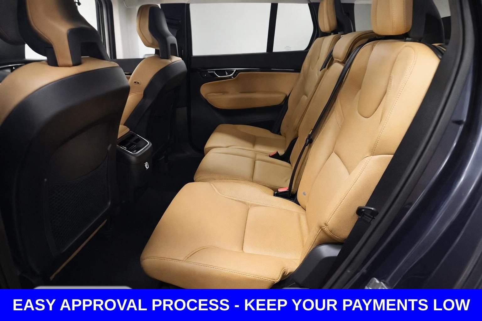Used 2018 Blue Volvo T6 Momentum image 17
