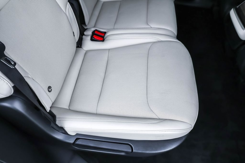 Used 2024  Tesla Base image 24