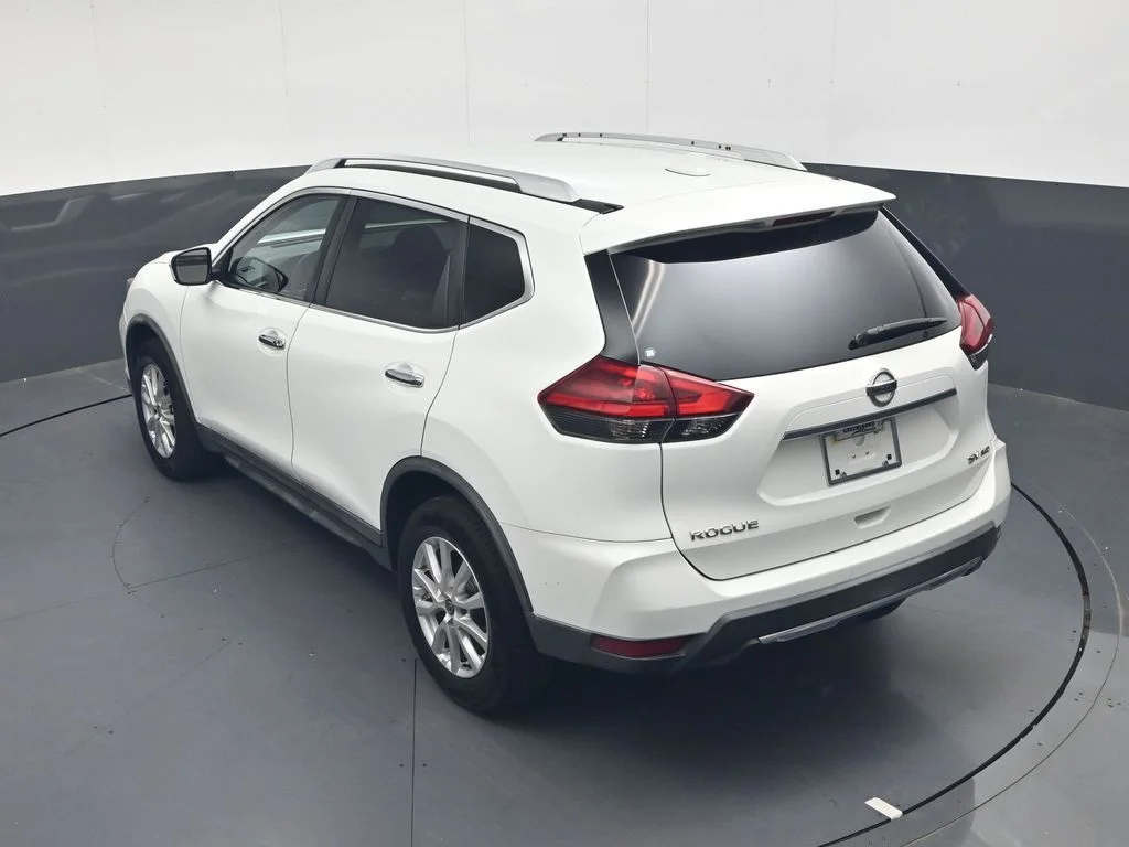Used 2018 Glacier White Nissan SV image 20