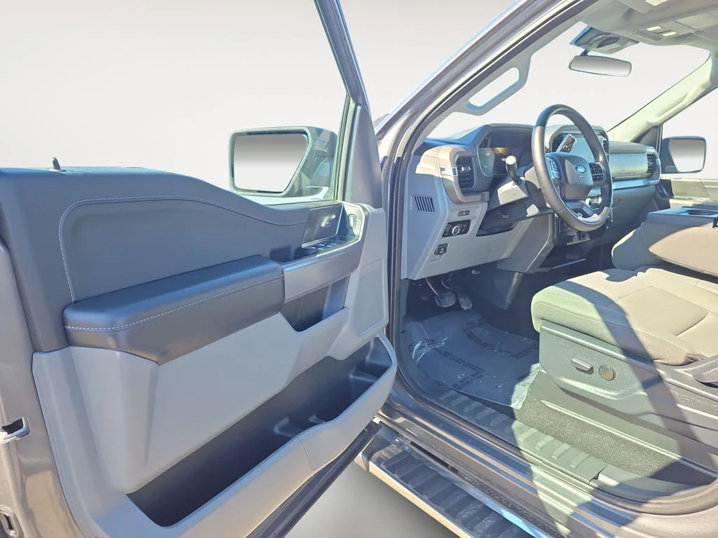 2025 Ford F-150 XLT - Photo 15