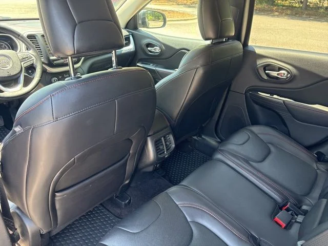Used 2017 Gray Jeep Trailhawk image 12