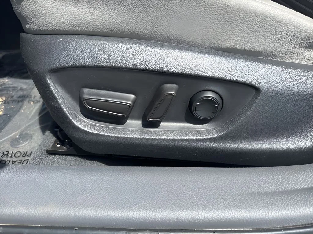Used 2022 Silver Toyota SE image 10